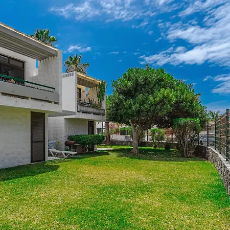 Cozy - 150 Meters From The Beach, Free Wi-fi Apartment *